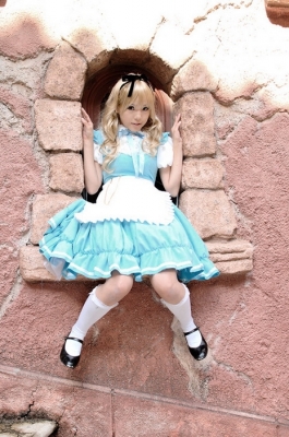 Alice In Wonderland Cosplay Alice by Kipi 006
Alice In Wonderland Cosplay