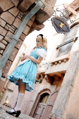 Alice In Wonderland Cosplay Alice by Kipi 013
Alice In Wonderland Cosplay