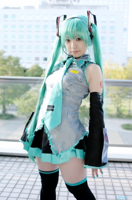 Hatsune Miku by Usagi Tsukimiya 005
 Hatsune Miku vocaloid cosplay