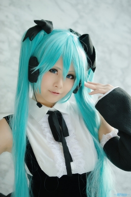 Hatsune Miku by Ryuga 009
 Hatsune Miku vocaloid cosplay