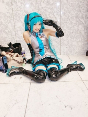 Hatsune Miku by Kipi 097
 Hatsune Miku vocaloid cosplay