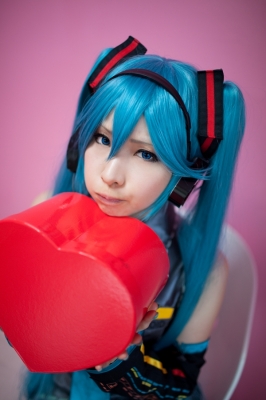 Mikus Valentine Day by Kanda Midori 
 Hatsune Miku vocaloid cosplay