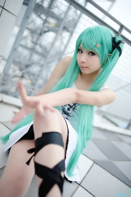 Hatsune Miku white dress by Kanda Midori 009
 Hatsune Miku vocaloid cosplay