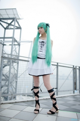 Hatsune Miku white dress by Kanda Midori 006
 Hatsune Miku vocaloid cosplay