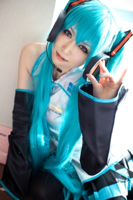 Hatsune Miku by Iori
 Hatsune Miku Iori cosplay