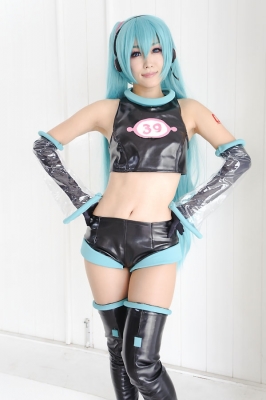 Hatsune Miku by Aira
 Hatsune Miku Aira cosplay