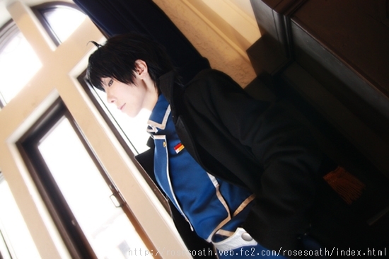 Roy Mustang by Hanada Jukki 
fullmetal alchemist roy mustang anime cosplay     