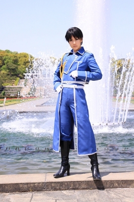 Roy Mustang by Touya Hibiki 
fullmetal alchemist roy mustang anime cosplay     