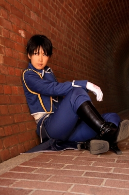 Roy Mustang by Touya Hibiki 
fullmetal alchemist roy mustang anime cosplay     