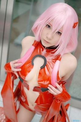 Yuzuriha Inori by Sasa
Guilty Crown cosplay picture photo Yuzuriha Inori          