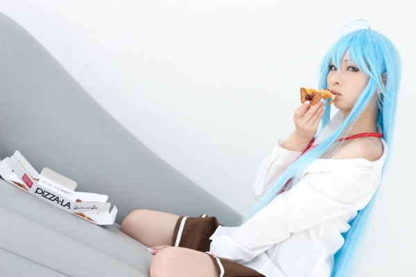 erio touwa by kanda midori
Denpa Onna to Seishun Otoko anime cosplay   erio touwa by kanda midori