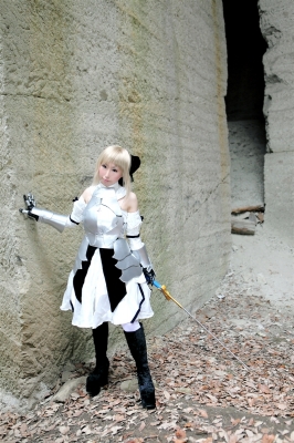 saber by hazuki minami
 fate stay night Cosplay pictures     