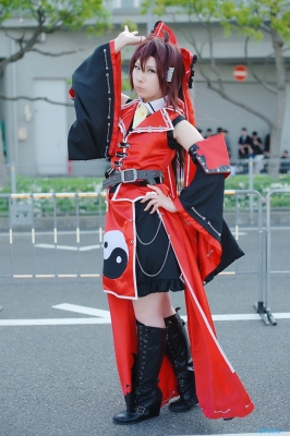 hakurei reimu by nishiki
touhou cosplay pictures  