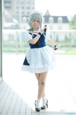 izayoi sakuya by makiron
touhou cosplay pictures  