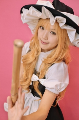 kirisame marisa by kipi
touhou cosplay pictures  