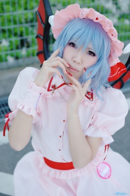 remilia scarlet by sakuragi mui
touhou cosplay pictures  