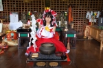 hakurei reimu by riyo
touhou cosplay pictures  