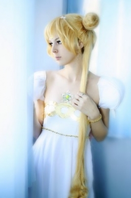 Princess Serenity by Irina Ushenina 03
Sailor Moon Cosplay pictures       