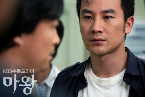 tae woong   devil photo   272 
tae woong   devil photo   ( Movies Mawang small official photos Tae woong Eom as Kang Oh Soo  ) 272 
tae woong   devil photo   Movies Mawang small official photos Tae woong Eom as Kang Oh Soo  