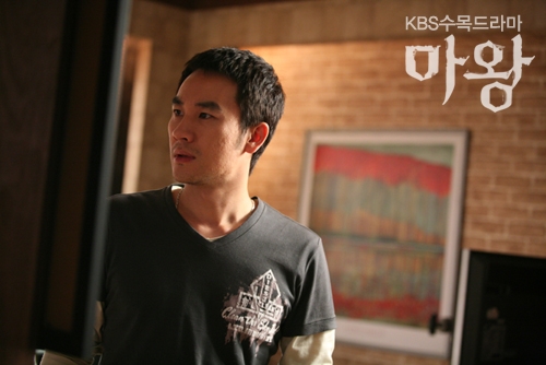 tae woong   devil photo   295 
tae woong   devil photo   ( Movies Mawang small official photos Tae woong Eom as Kang Oh Soo  ) 295 
tae woong   devil photo   Movies Mawang small official photos Tae woong Eom as Kang Oh Soo  