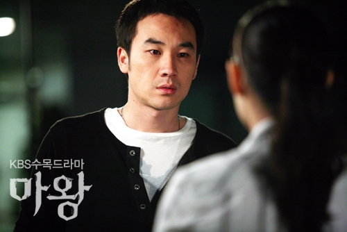 tae woong   devil photo   302 
tae woong   devil photo   ( Movies Mawang small official photos Tae woong Eom as Kang Oh Soo  ) 302 
tae woong   devil photo   Movies Mawang small official photos Tae woong Eom as Kang Oh Soo  