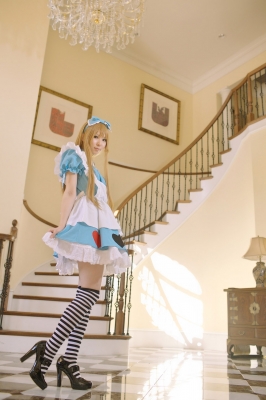 Alice In Wonderland Cosplay Alice 002
Alice In Wonderland Cosplay