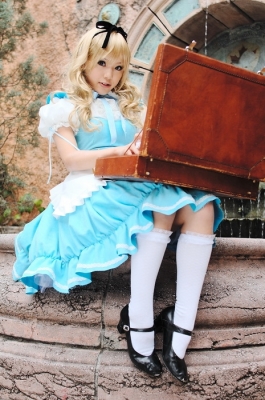 Alice In Wonderland Cosplay Alice by Kipi 015
Alice In Wonderland Cosplay