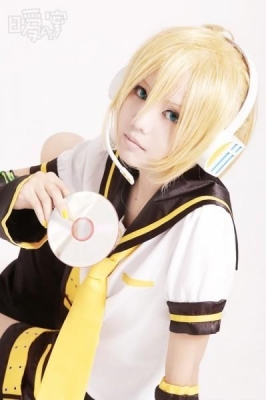 Kagami Rin & Len 019
Kagami Rin Len vocaloid cosplay