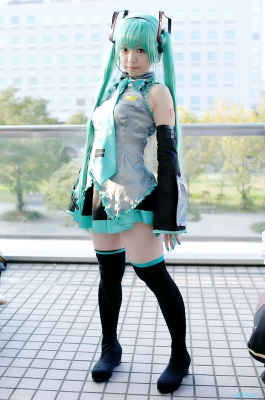 Hatsune Miku by Usagi Tsukimiya 004
 Hatsune Miku vocaloid cosplay