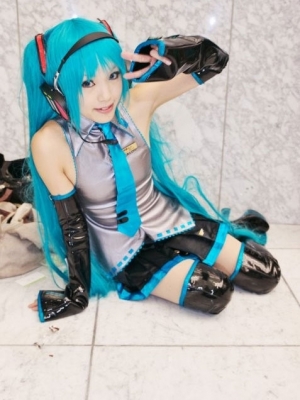 Hatsune Miku by Kipi 093
 Hatsune Miku vocaloid cosplay