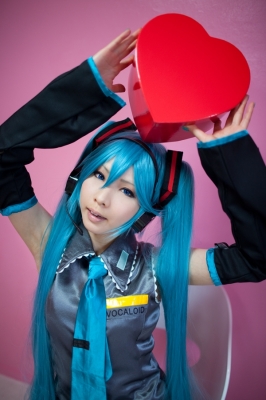 Mikus Valentine Day by Kanda Midori 
 Hatsune Miku vocaloid cosplay