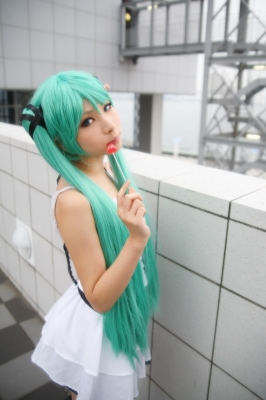 Hatsune Miku white dress by Kanda Midori 015
 Hatsune Miku vocaloid cosplay