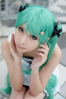 Hatsune Miku white dress by Kanda Midori 011
 Hatsune Miku vocaloid cosplay