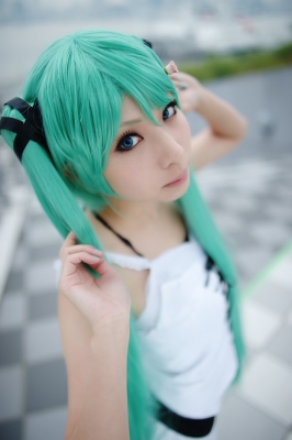 Hatsune Miku white dress by Kanda Midori 007
 Hatsune Miku vocaloid cosplay