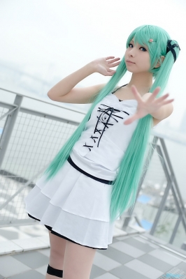 Hatsune Miku white dress by Kanda Midori 003
 Hatsune Miku vocaloid cosplay