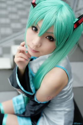 Hatsune Miku by Kanda Midori 013
 Hatsune Miku vocaloid cosplay