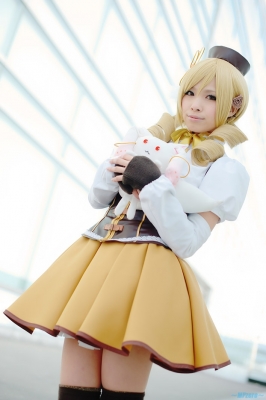 Tomoe Mami by Uri 010
 madoka Tomoe Mami Uri cosplay