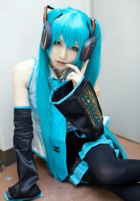 Hatsune Miku by Iori
 Hatsune Miku Iori cosplay