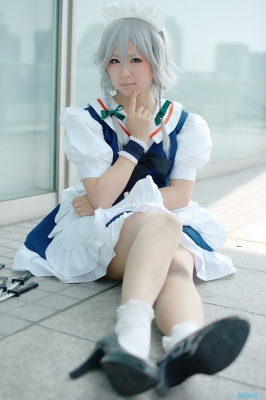 izayoi sakuya by makiron
touhou cosplay pictures  