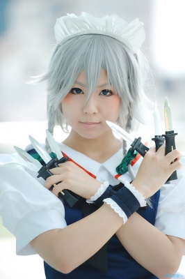 izayoi sakuya by makiron
touhou cosplay pictures  