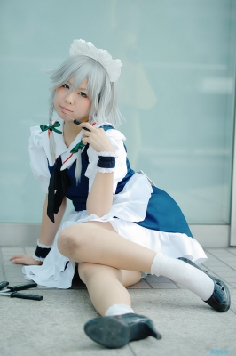 izayoi sakuya by makiron
touhou cosplay pictures  