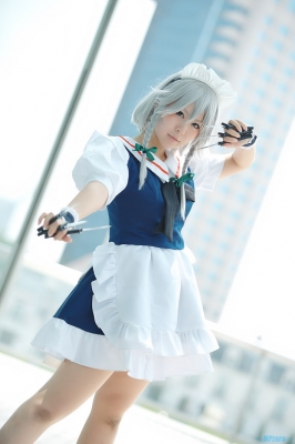 izayoi sakuya by makiron
touhou cosplay pictures  