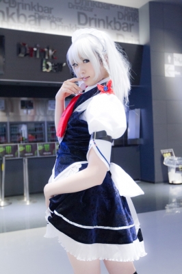 izayoi sakuya by mari
touhou cosplay pictures  