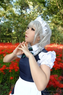 izayoi sakuya by saku
touhou cosplay pictures  