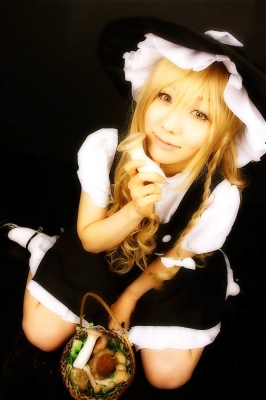 kirisame marisa by hanamura misaki
touhou cosplay pictures  