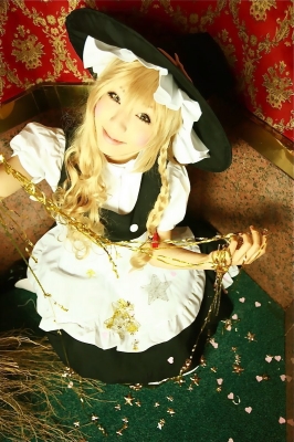 kirisame marisa by hanamura misaki
touhou cosplay pictures  