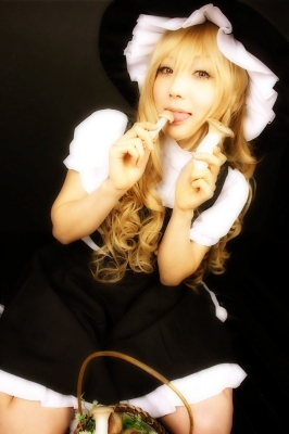 kirisame marisa by hanamura misaki
touhou cosplay pictures  