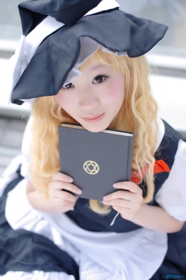 kirisame marisa by kinuka
touhou cosplay pictures  