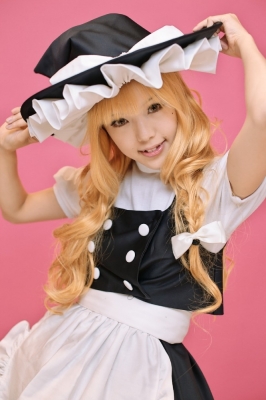 kirisame marisa by kipi
touhou cosplay pictures  