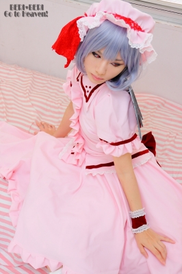 remilia scarlet by reyo
touhou cosplay pictures  